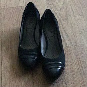 Gently used Lifestride wedges